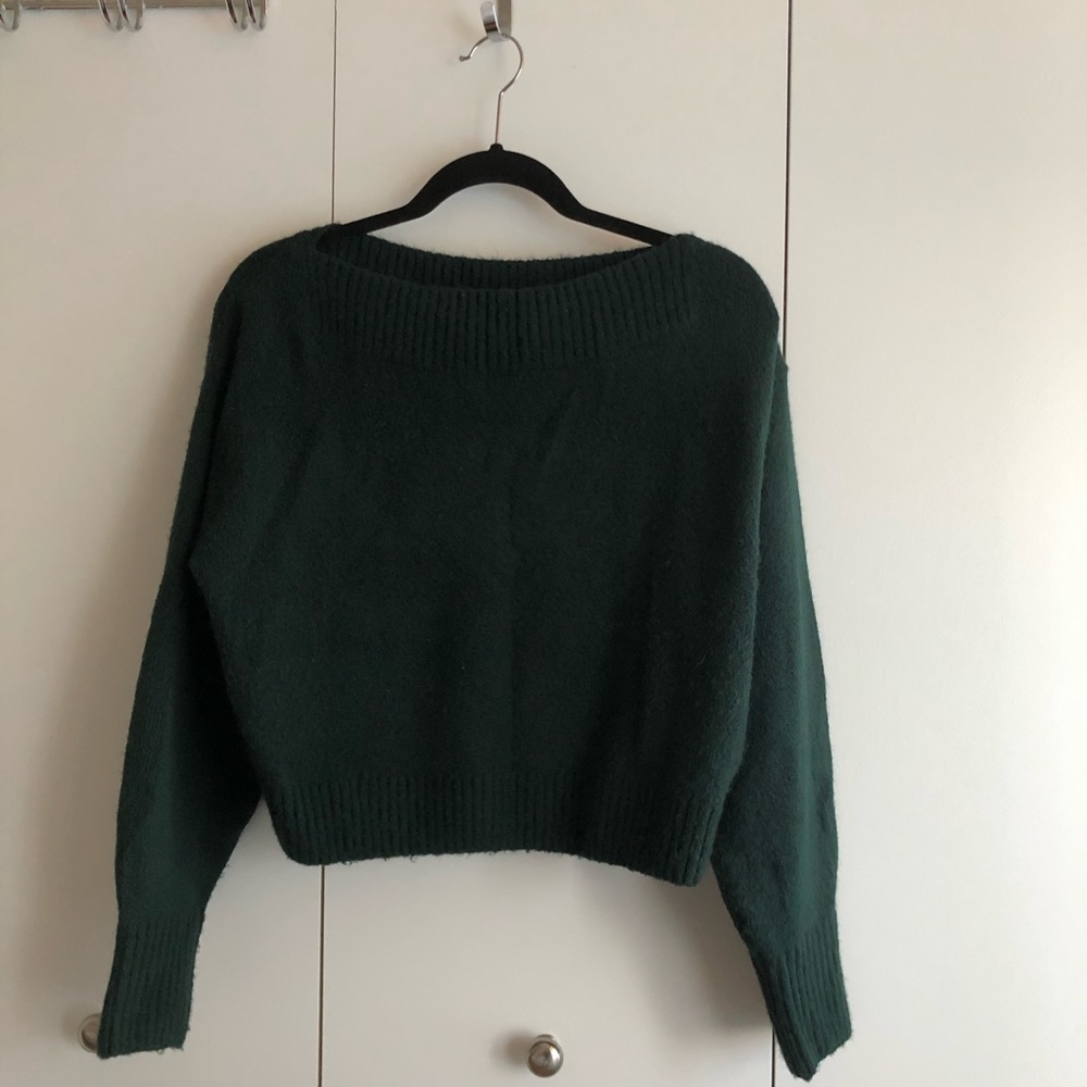 Boat neck short sweater